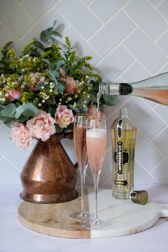 Sparkling rose wine